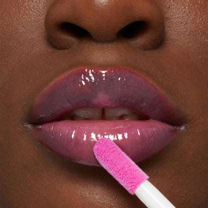 MAYBELLINE Lifter Gloss Lifter Plump, Plumping Lip Gloss with Chili Pepper and 5% Maxi-Lip, Red Flag, Sheer Red, 1 Count